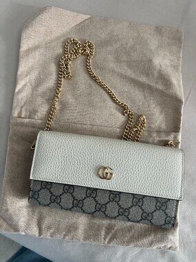 NEVER USED - Gucci Wallet on Chain